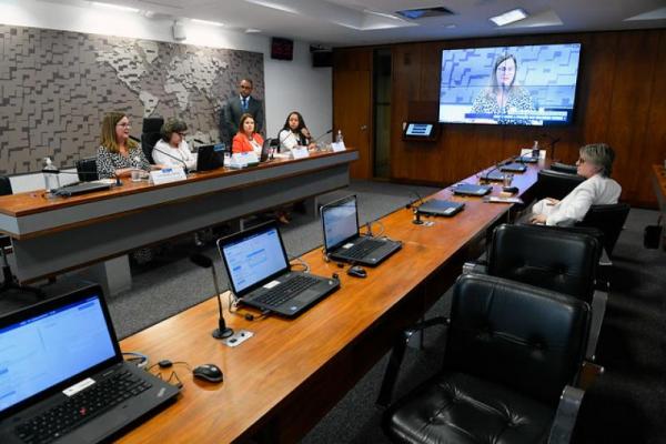 Marcha de las margaritas: El papel de la mujer en la producción y en la política